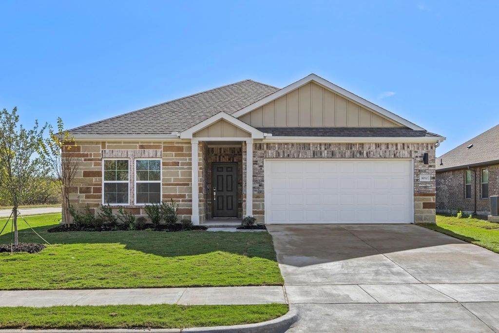 1012 Verde Valley Lane, Crowley