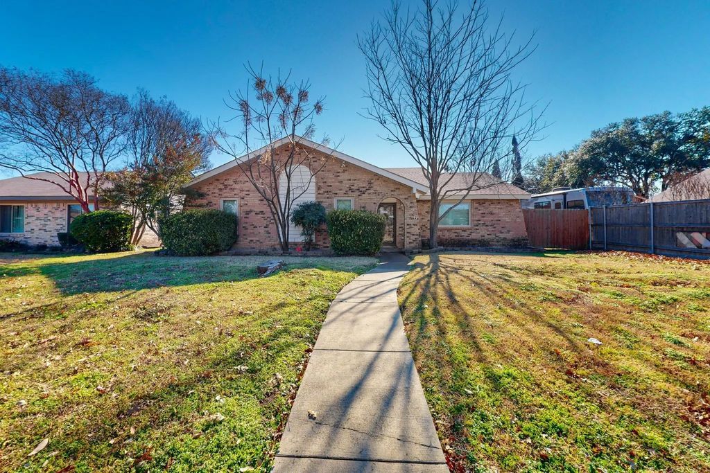 626 Kingston Place, Garland