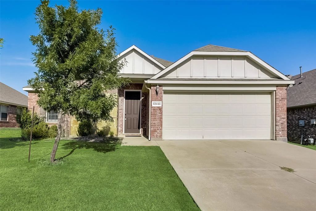 12441 Woods Edge Trail, Fort Worth