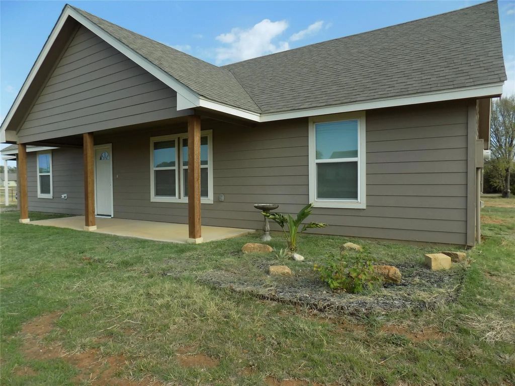 2007 Brown Loop, Poolville