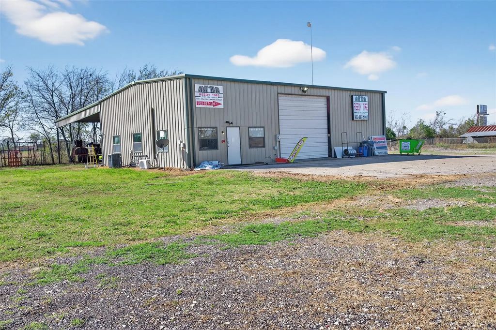 190 E Pine Street, Mabank