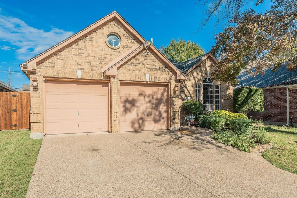 2305 Bridgeton Lane, Bedford