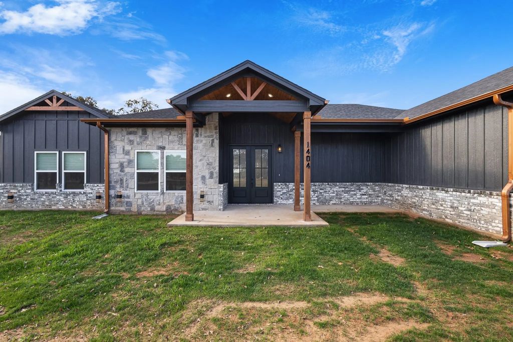 1404 Faulkner Road, Sunset