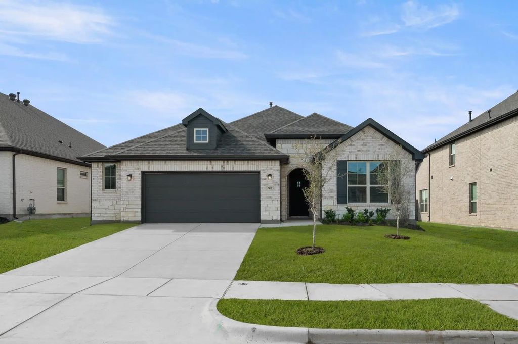 2401 Rams Horn Drive, Waxahachie