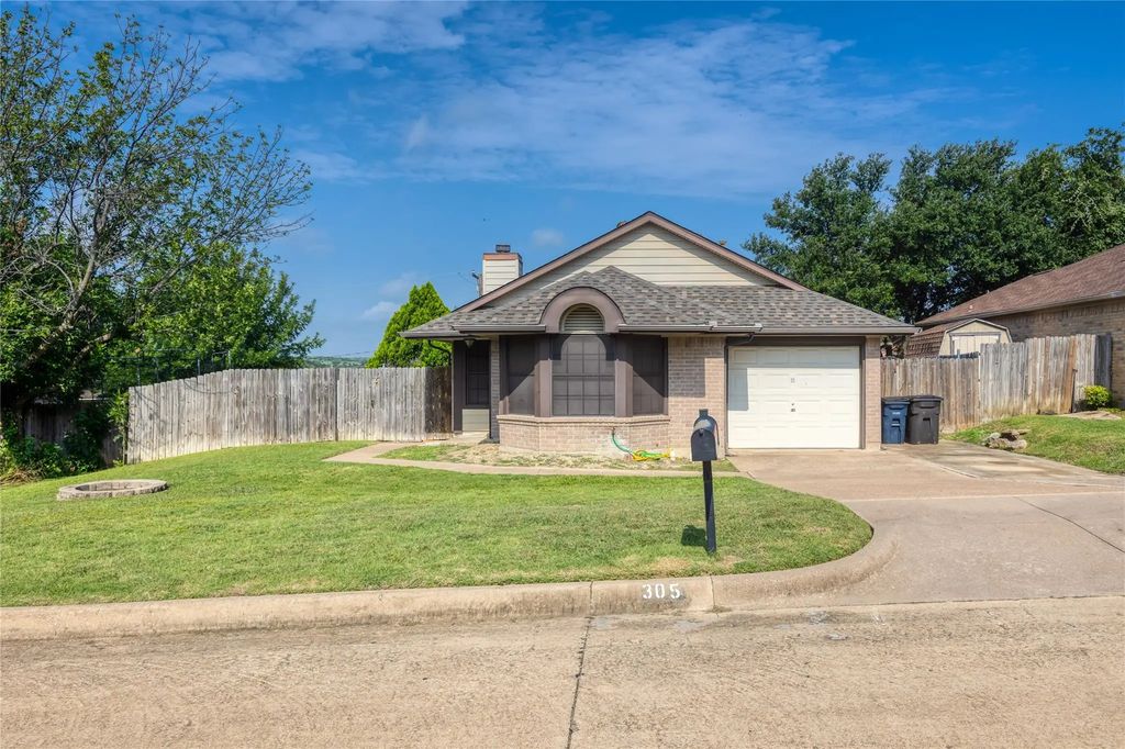 305 N Long Rifle Drive, Fort Worth