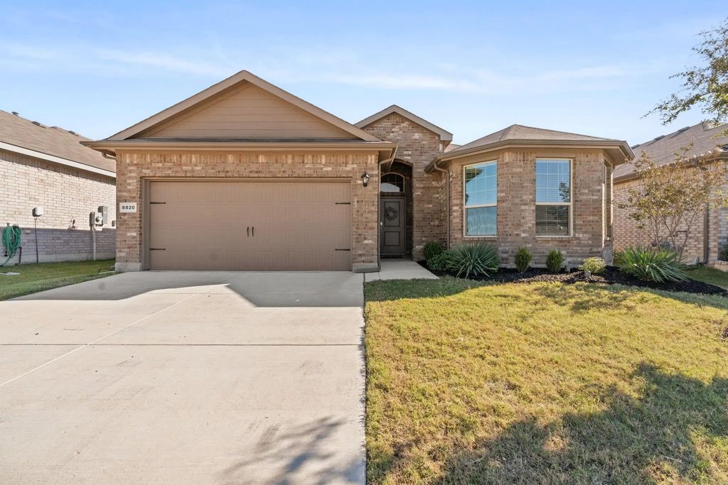 8820 Russano Road, Fort Worth