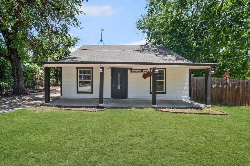 1608 Newsom Mound Road, Springtown