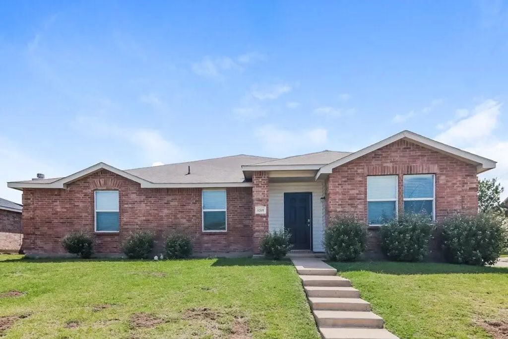 1201 Evergreen Street, Royse City