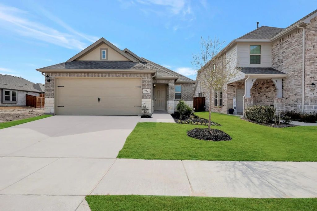734 Gentle Bird Drive, Lavon