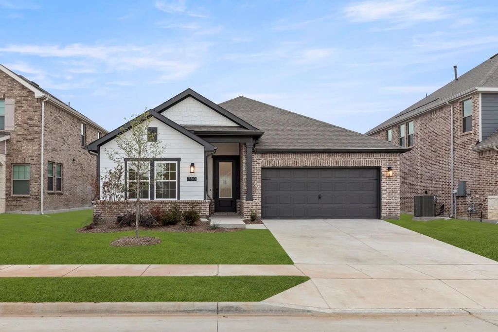 760 Waterhouse Lake Drive, Anna