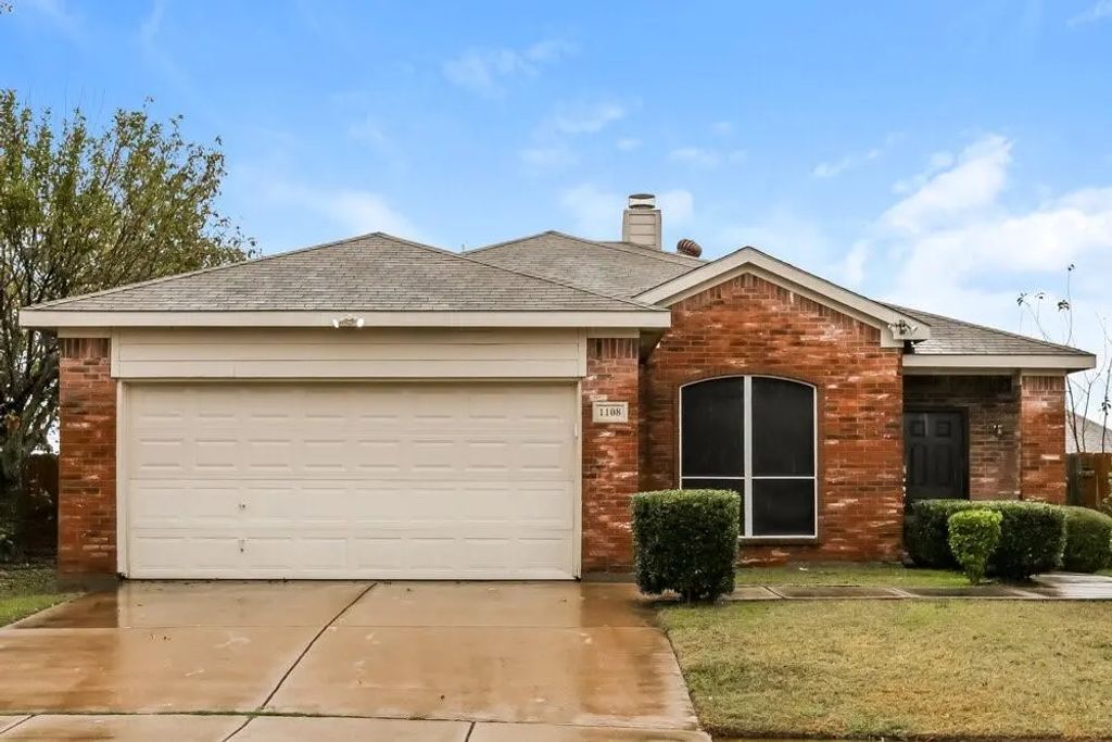 1108 Mckavett Drive, Fort Worth