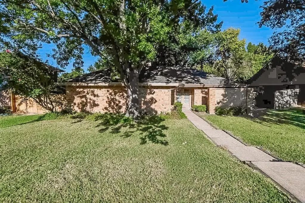 5609 Winding Woods Trail, Dallas