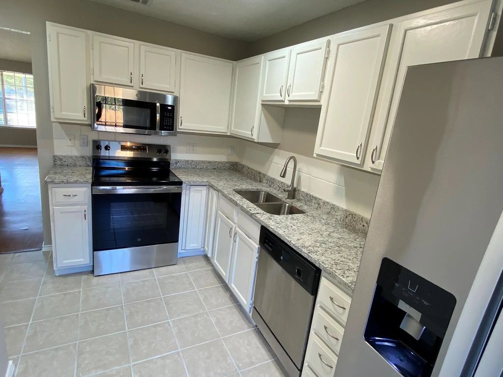 117 Stony Creek Drive, Euless