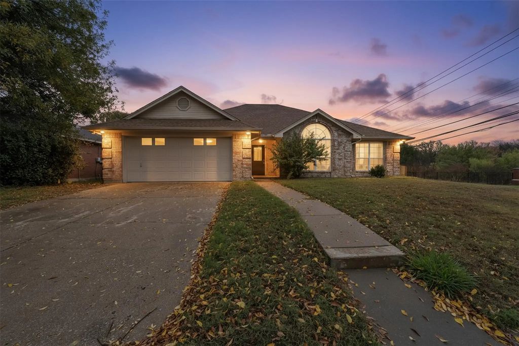 2100 Field Lane, Mansfield