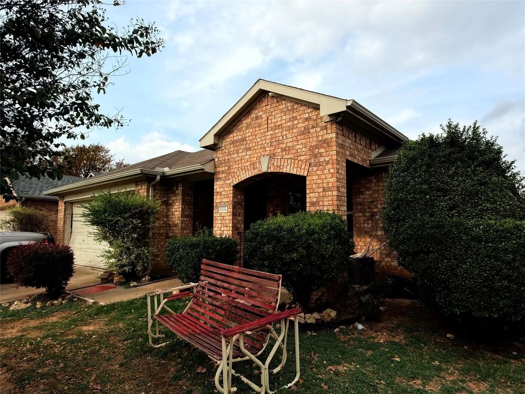 5832 World Champion Court, Fort Worth