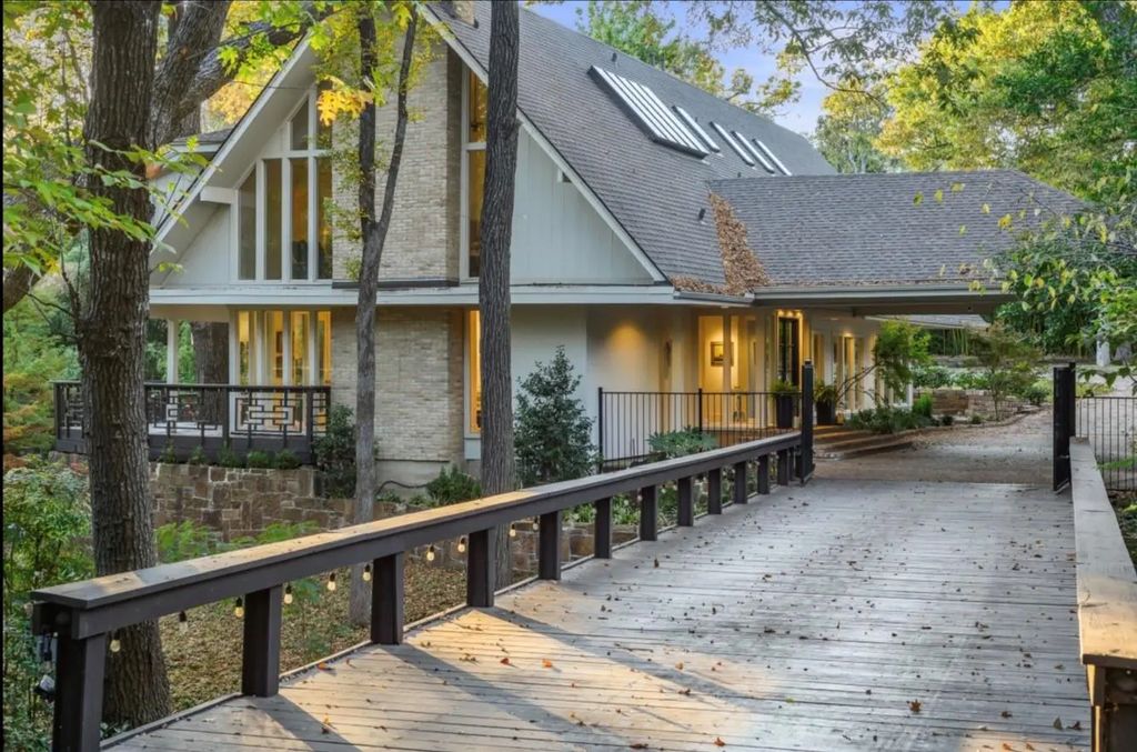 11545 Hillcrest Road, Dallas