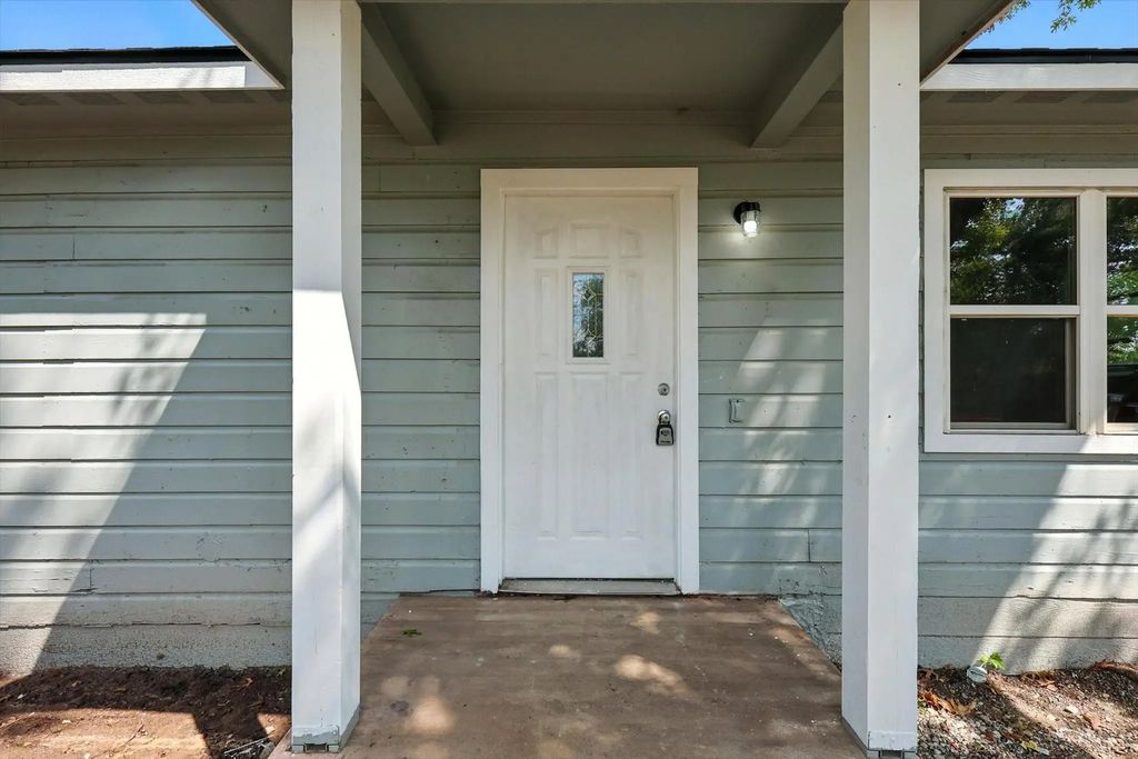 204 W Boyd Avenue, Bonham