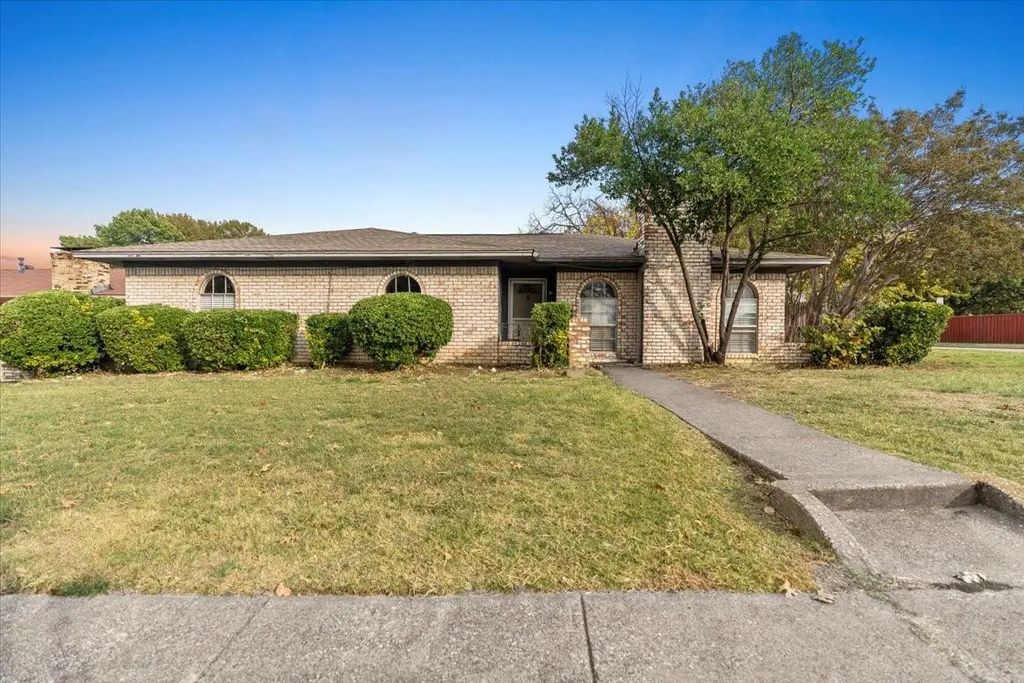 2502 Sam Houston Drive, Garland