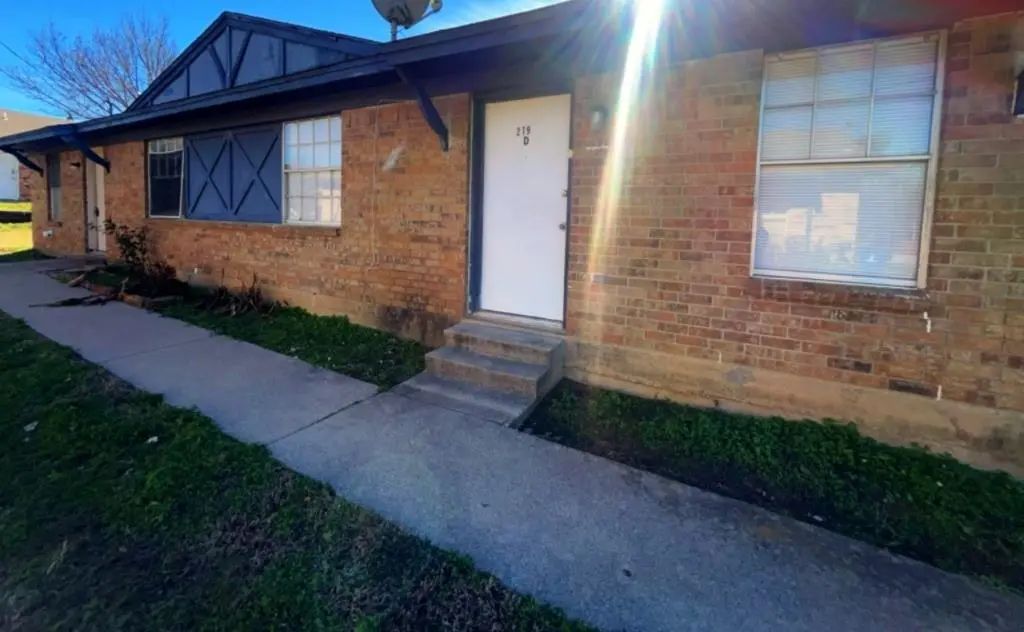 217 Pine Meadow Drive B, Kennedale