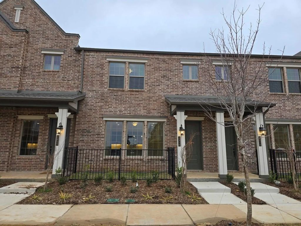 2416 Bulin Drive, Mansfield