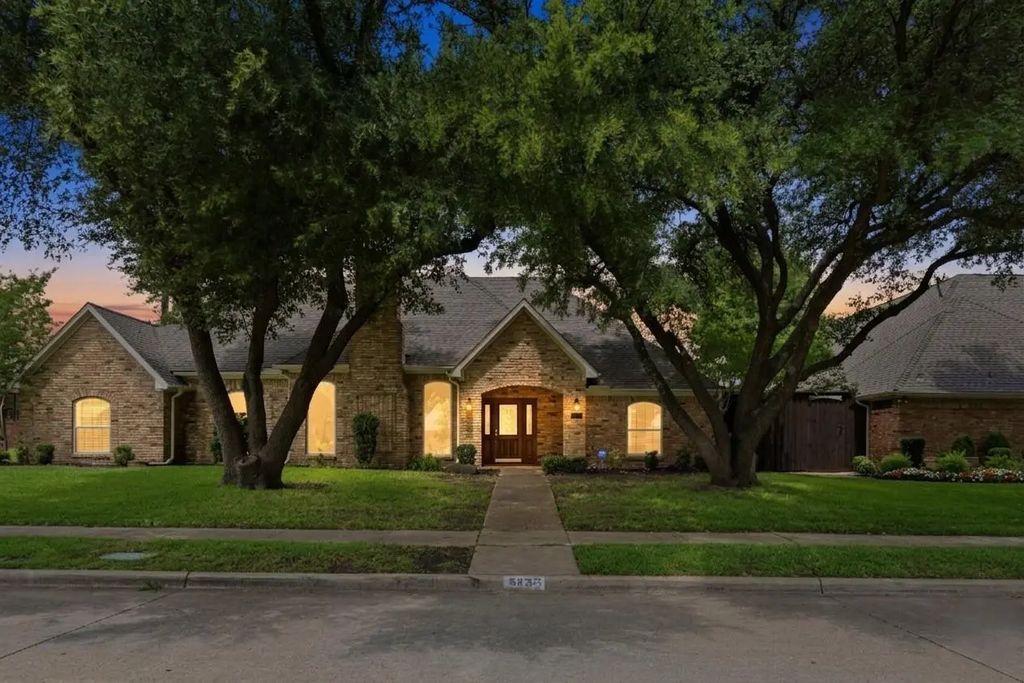 5833 Wavertree Lane, Plano