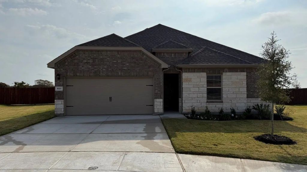 321 Gallant Man Court, Granbury