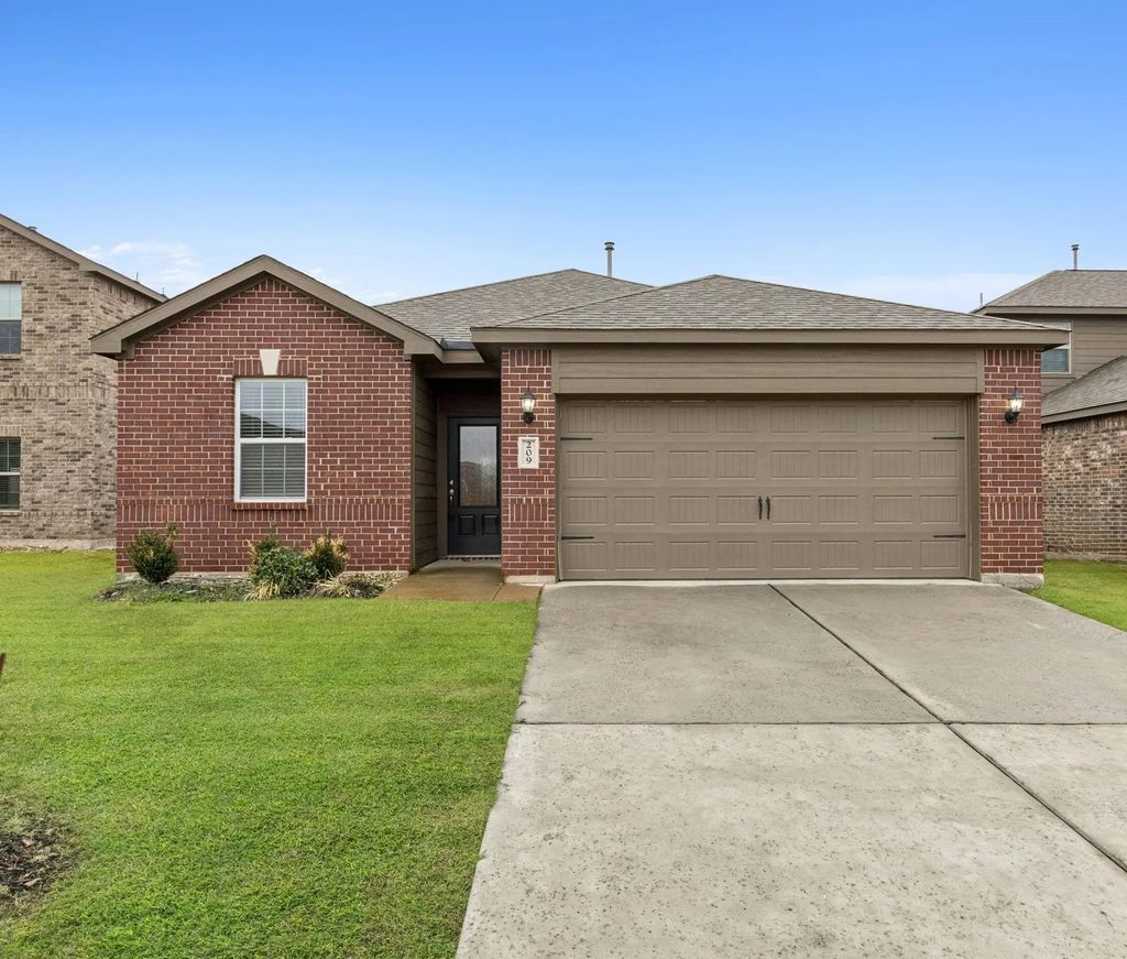 209 Emma Drive, Anna