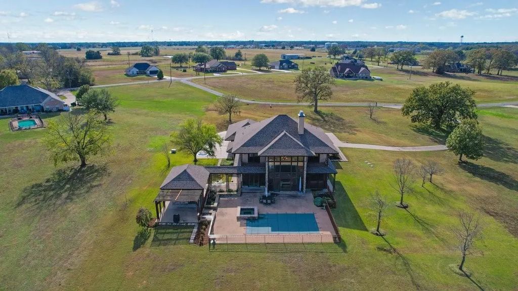 7320 S Shore, Bonham