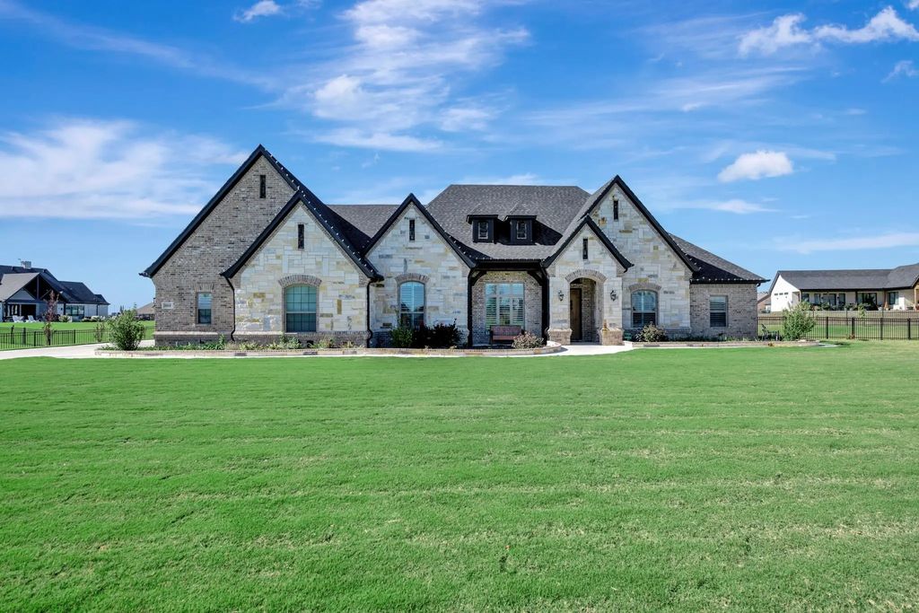 3800 Ridge Point Drive, Northlake
