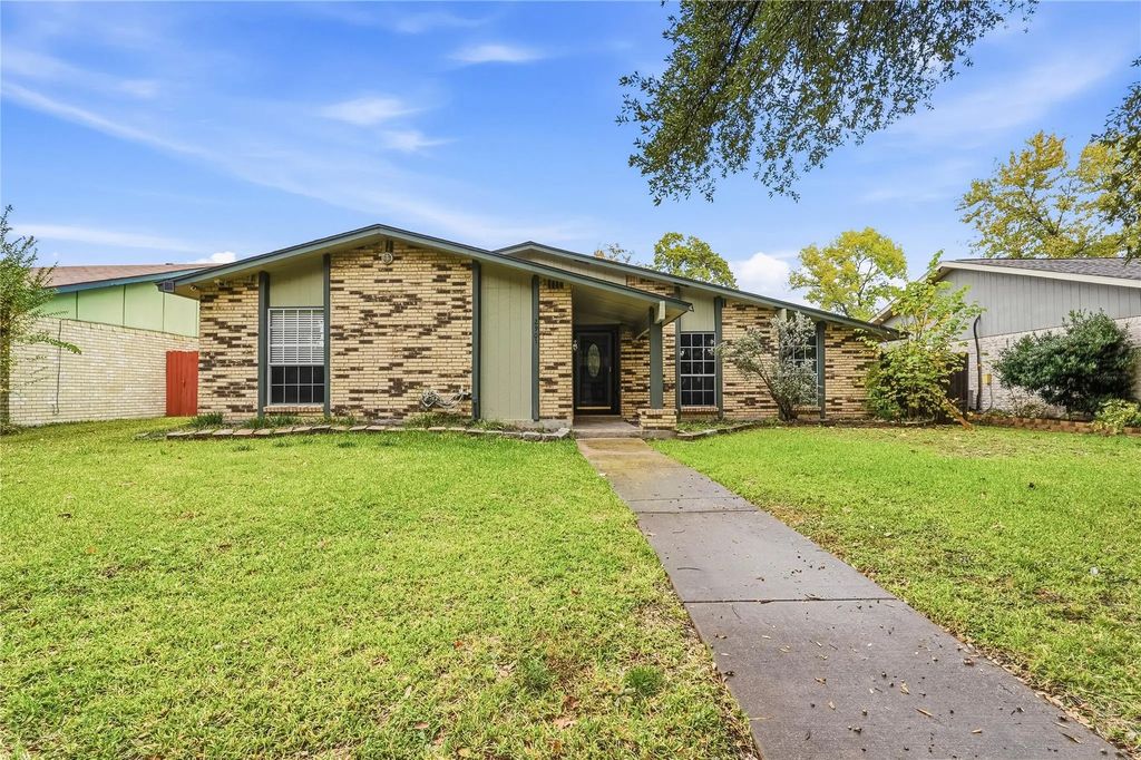 2901 Branch Oaks Drive, Garland