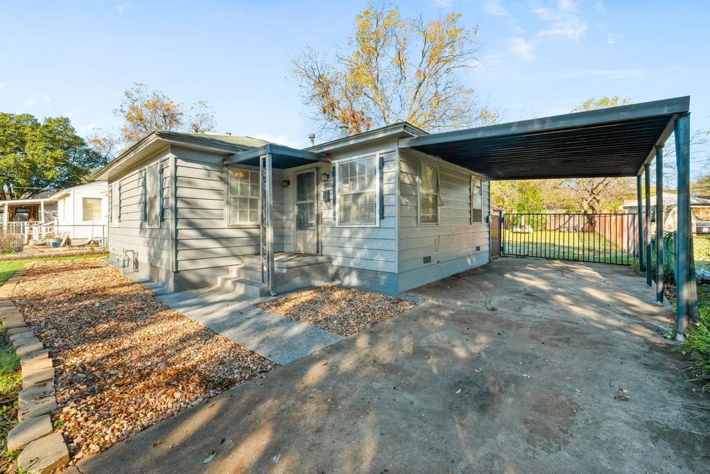 4820 Almena Road, River Oaks