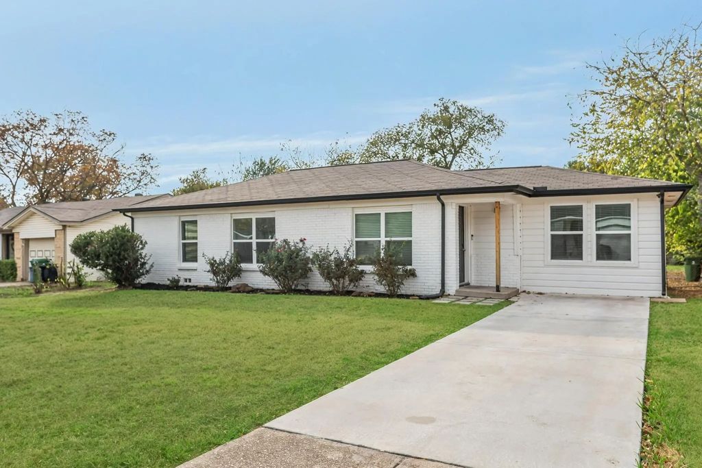 913 Zelda Drive, Hurst