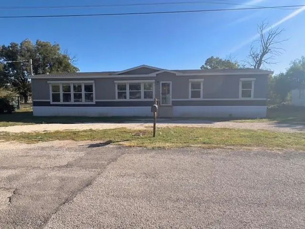 705 W Pierce Street, Winters