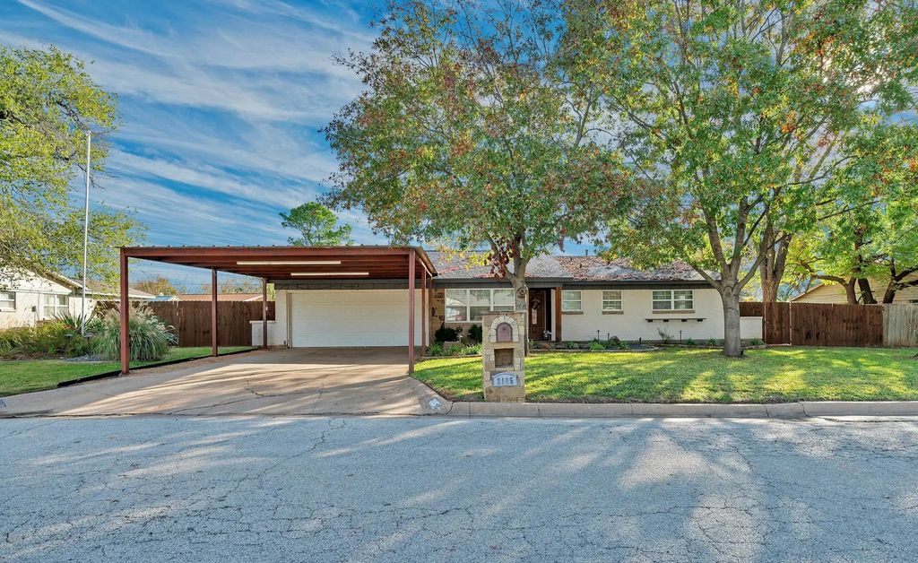 2105 22nd Avenue, Mineral Wells