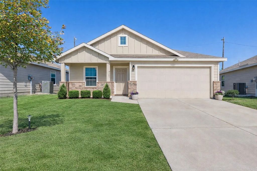 9287 Summerlee Street, Dallas