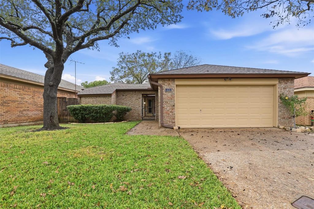 22 Doral Court, Pantego