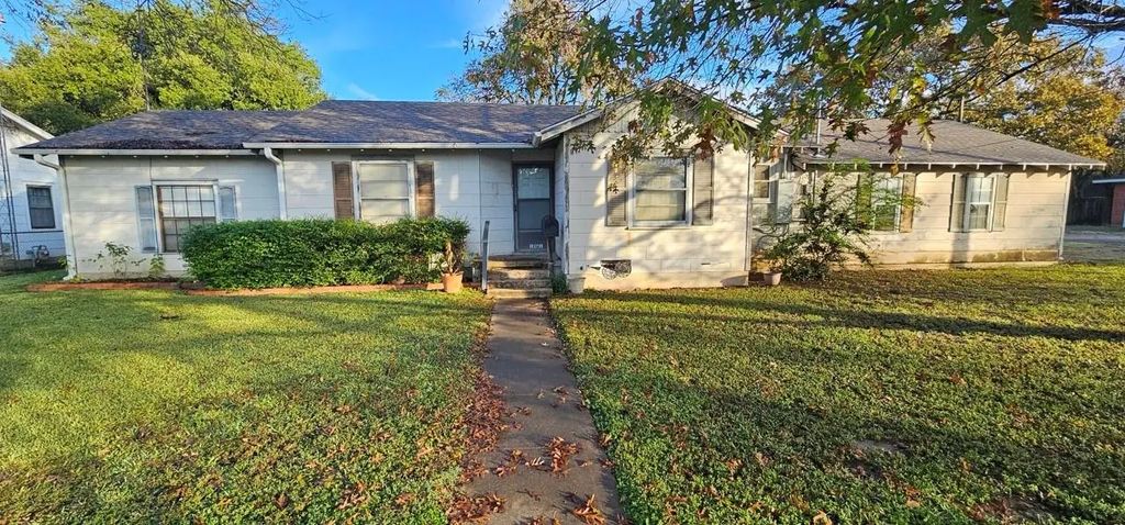 1061 E Walnut Street, Hillsboro