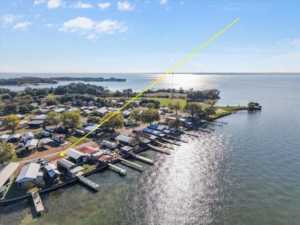 2038 Pelican Isle Drive, Kerens