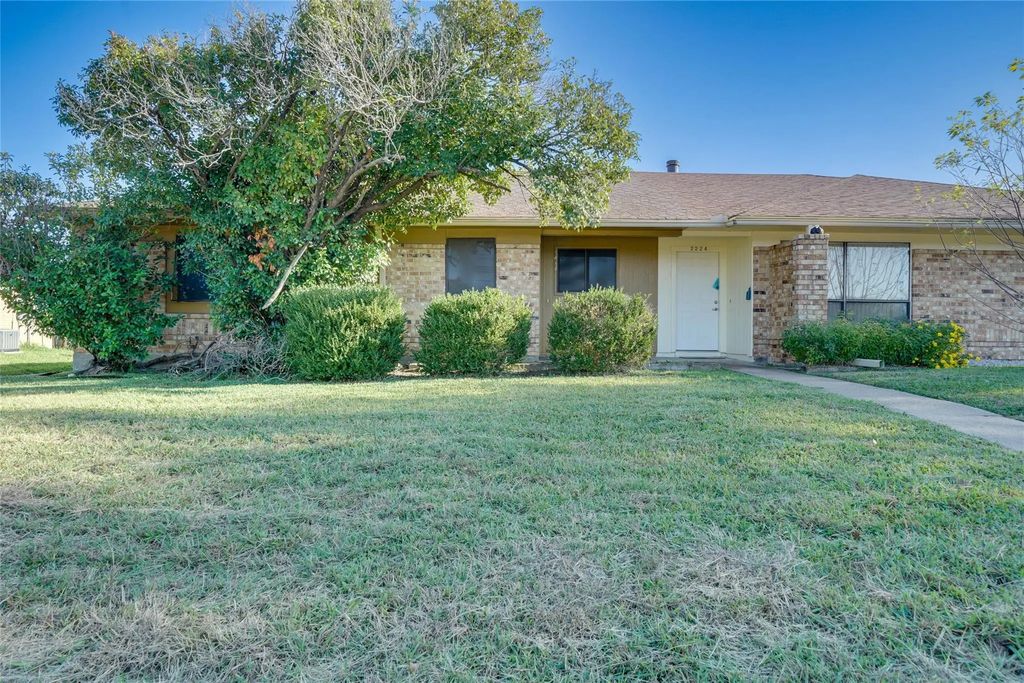 2226 Limestone Lane, Garland