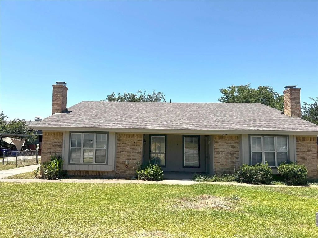 7045 Crosstimbers Lane, North Richland Hills