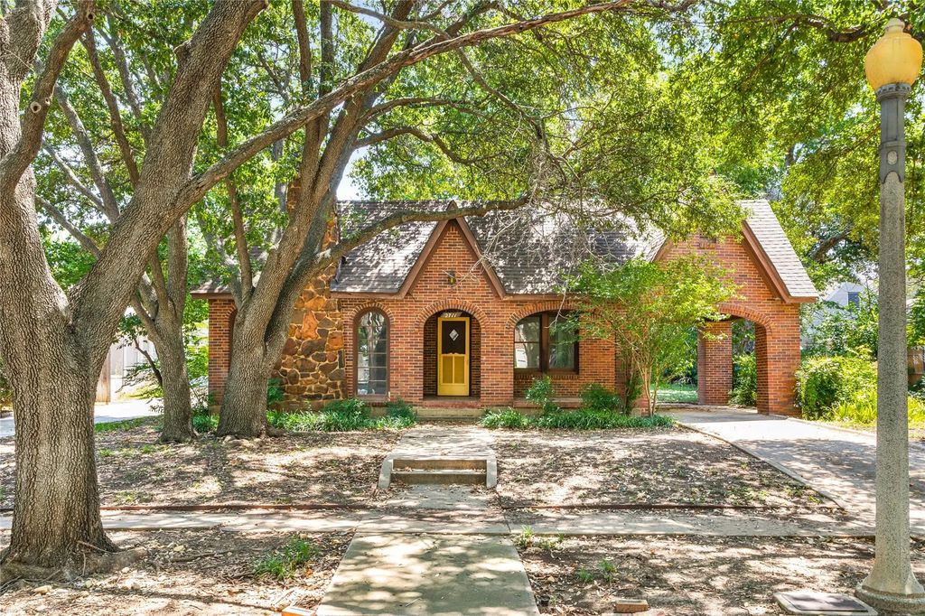 2711 Greene Avenue, Fort Worth