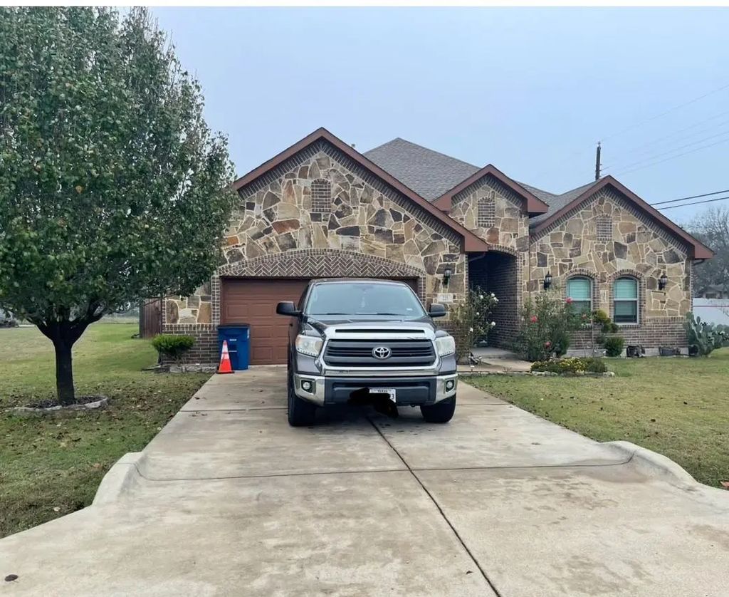 225 S Overlook Drive, Red Oak
