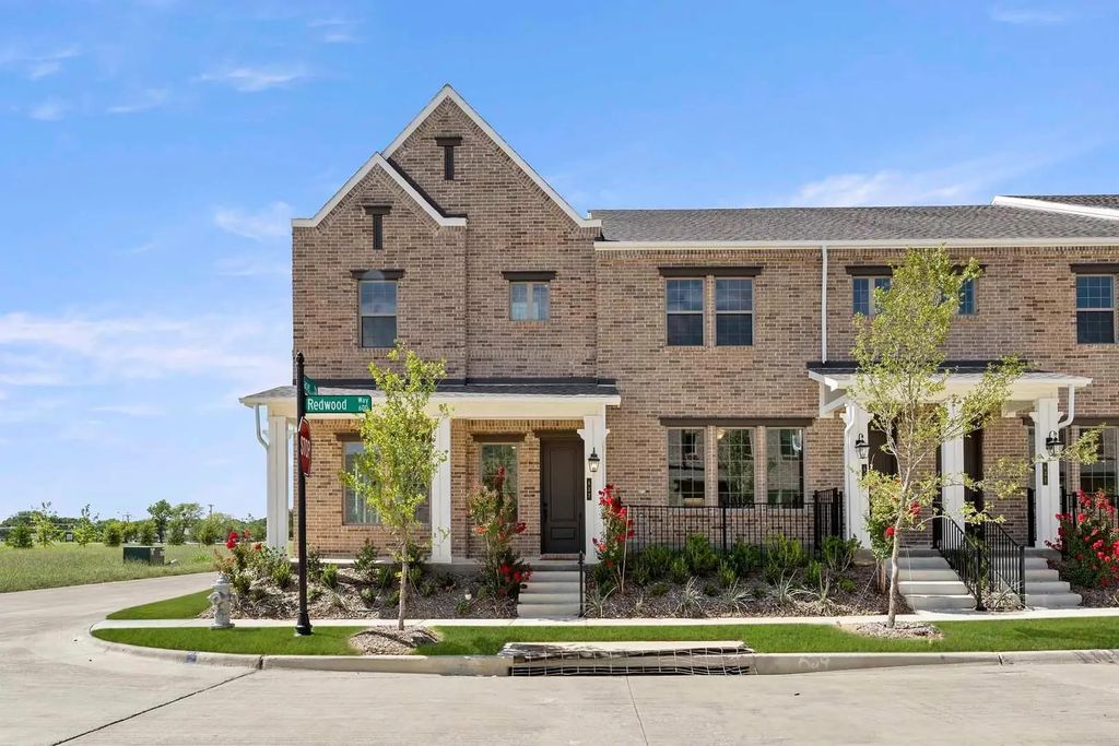 627 Redwood Way, Mansfield