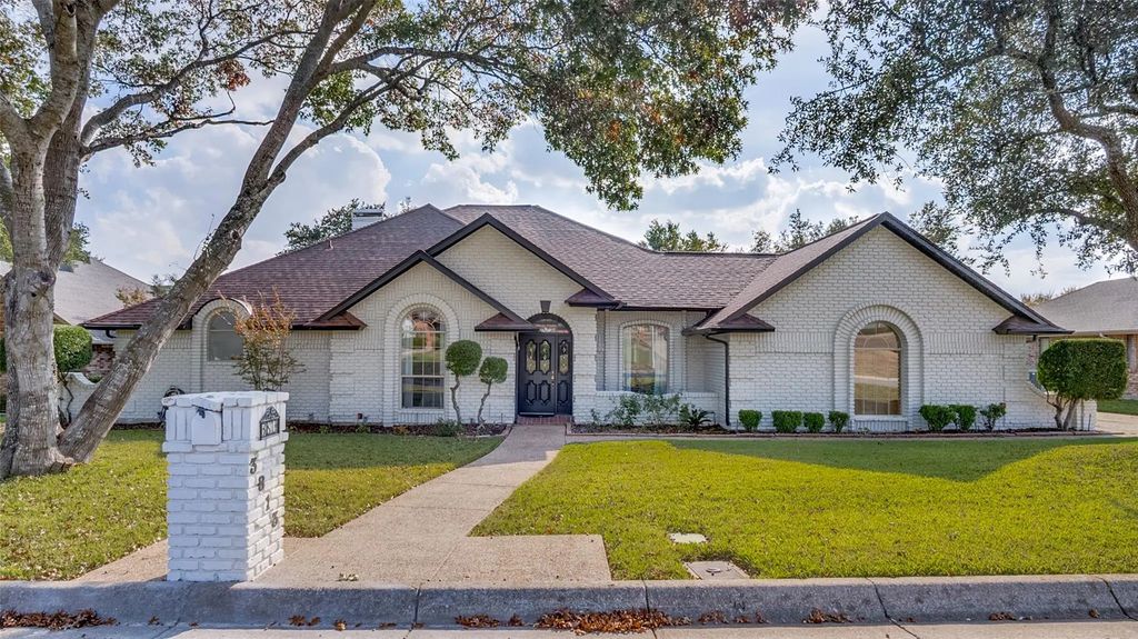3813 Ben Creek Court, Fort Worth