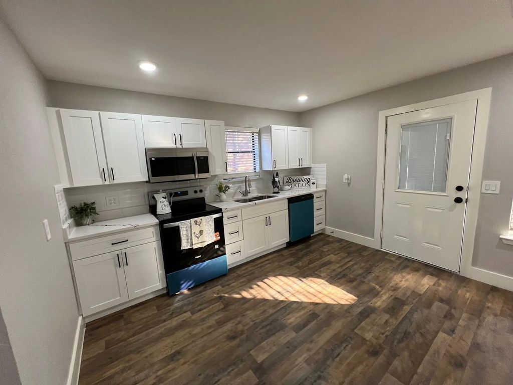 1728 W Washington Street, Denison