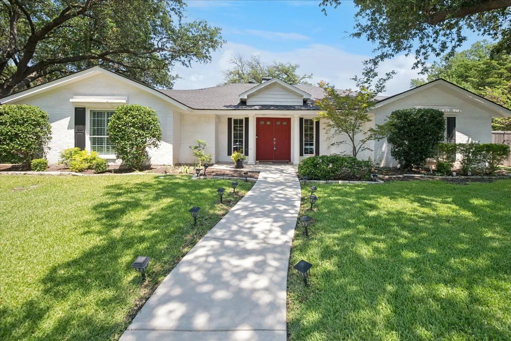 2801 Elmcrest Circle, Plano