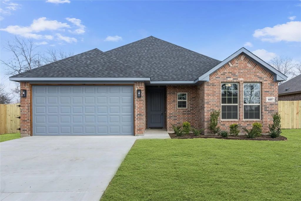 605 S Oran Avenue, Cleburne