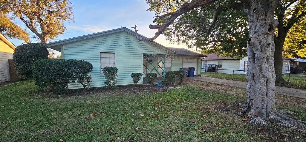 8442 Campanella Drive, Dallas