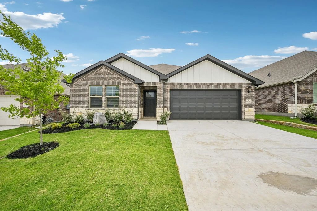 2202 Rannoch Street, Sherman