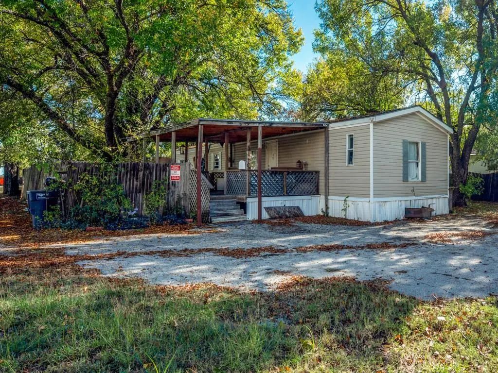 2574 Melody Hills Drive, Fort Worth